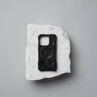 IPHONE 16 SERIES UAG IPHONE MONARCH PRO: MAGSAFE COMPATIBLE, RUGGED, SHOCKPROOF, PREMIUM PROTECTIVE COVER BLACK — alternate view